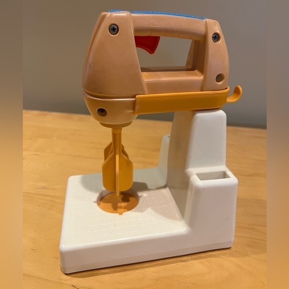 VINTAGE 1987 Fisher-Price Stand Mixer Toy - Picture 4 of 9